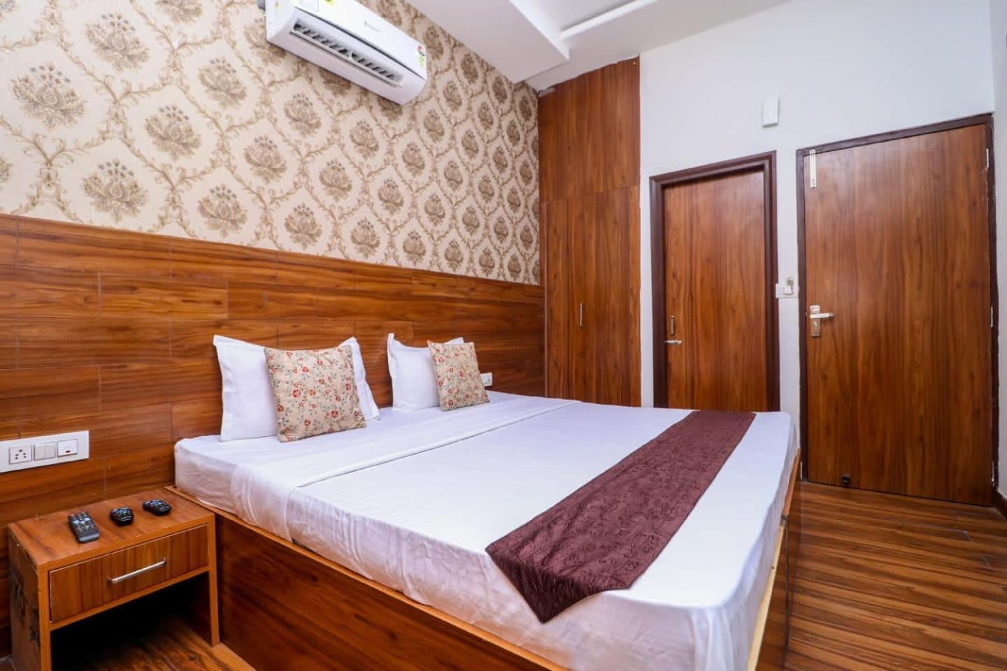 Hotel Fusion Патіала Екстер'єр фото