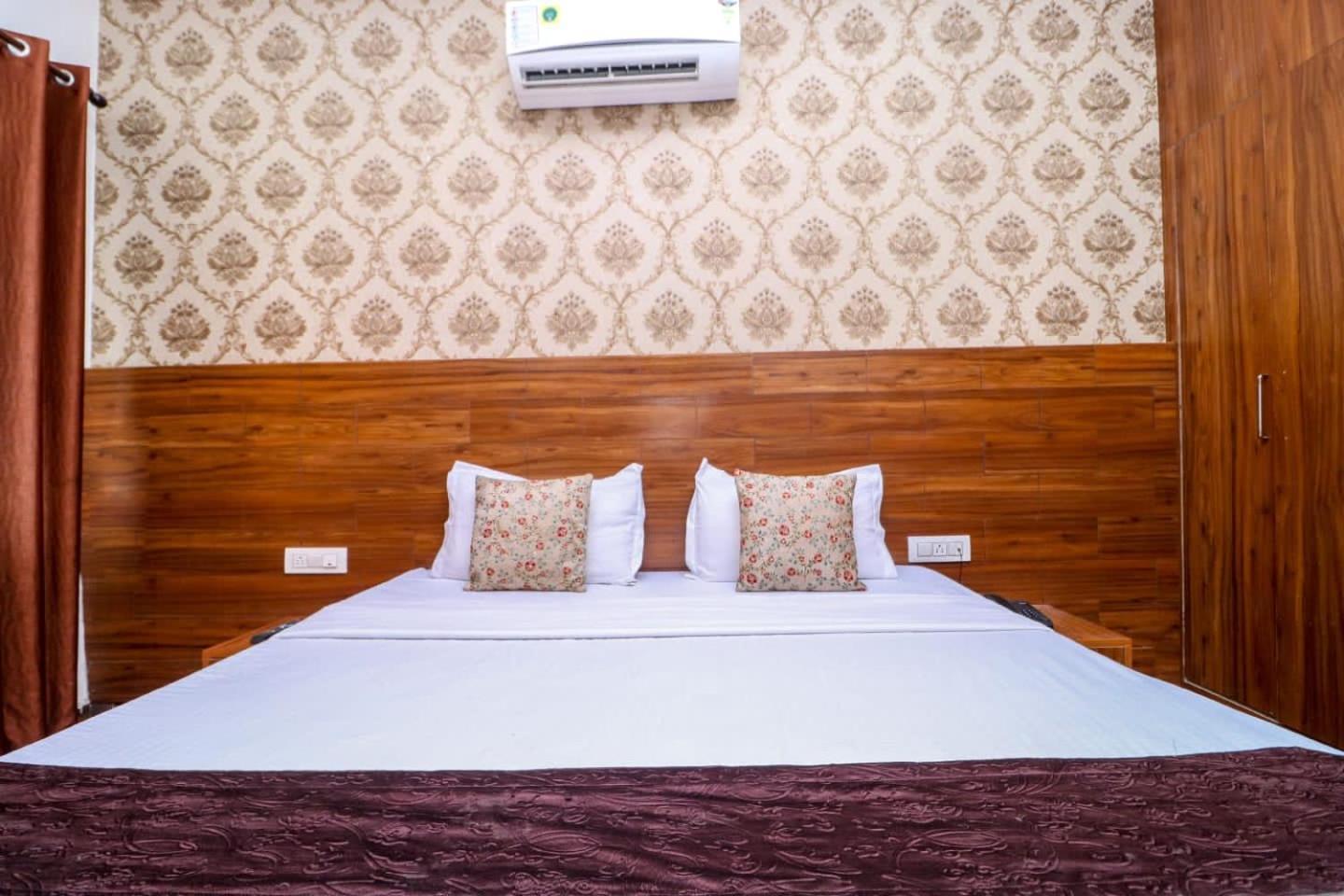 Hotel Fusion Патіала Екстер'єр фото